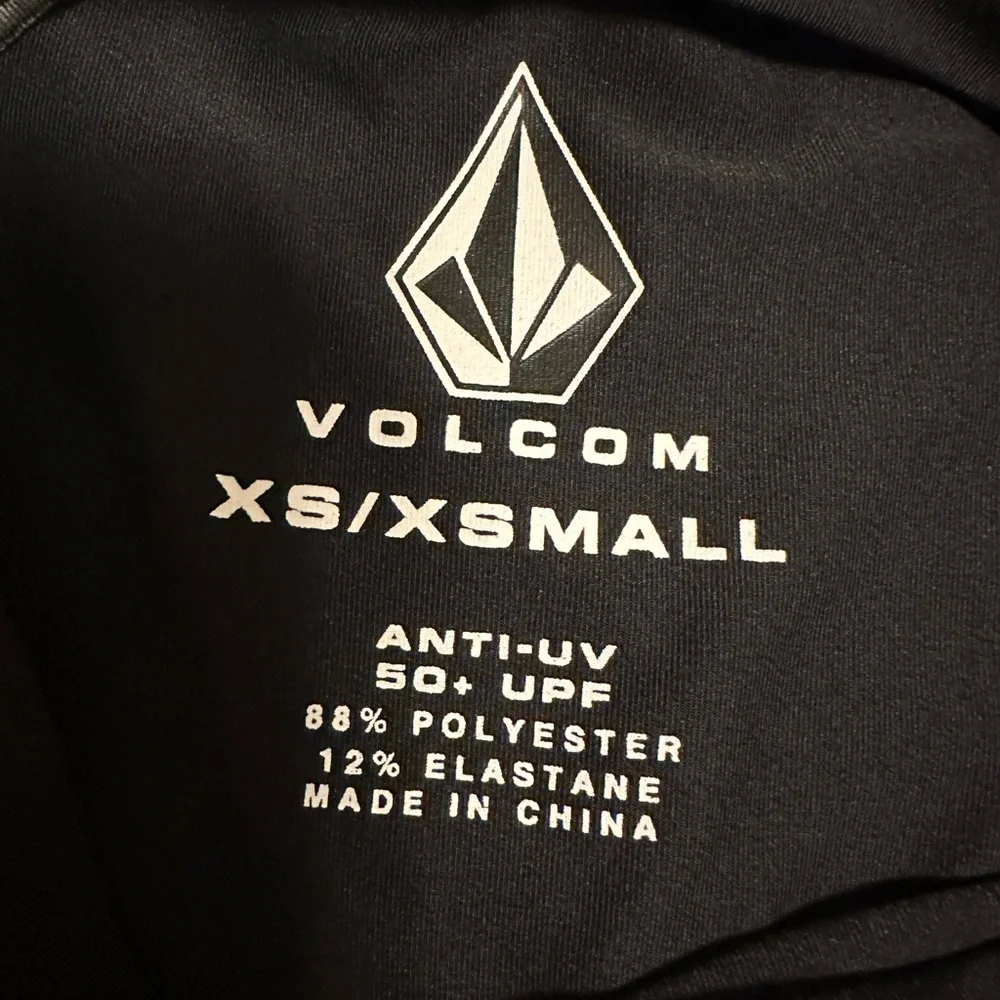 Volcom Men’s Confuse Long Sleeve Rash Guard With UV Protection Size XS